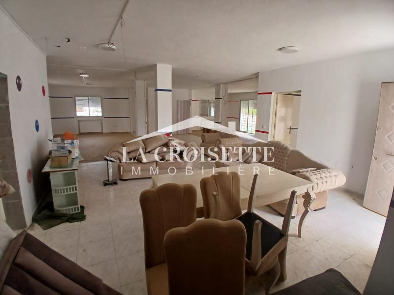 Un bureau open-space aux Jardins de Carthage